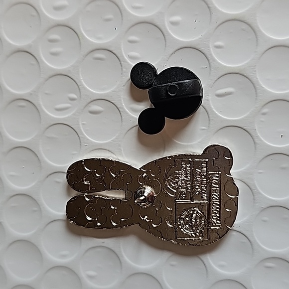 Shanghai Disneyland Pin Zootopia Judy Hopps Eggs - Picture 2 of 2